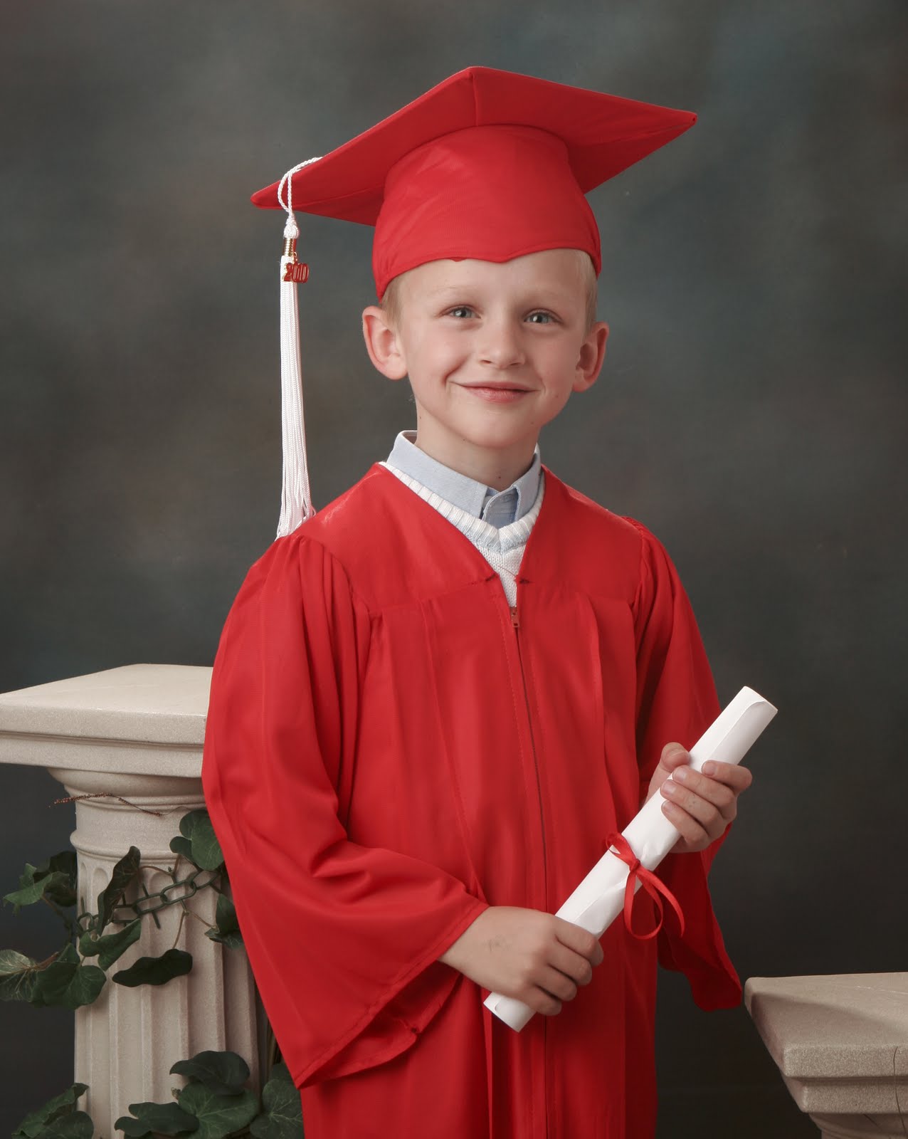 Cap and Gown Pictures ( 3 Day VPK) – Family Christian Center Preschool